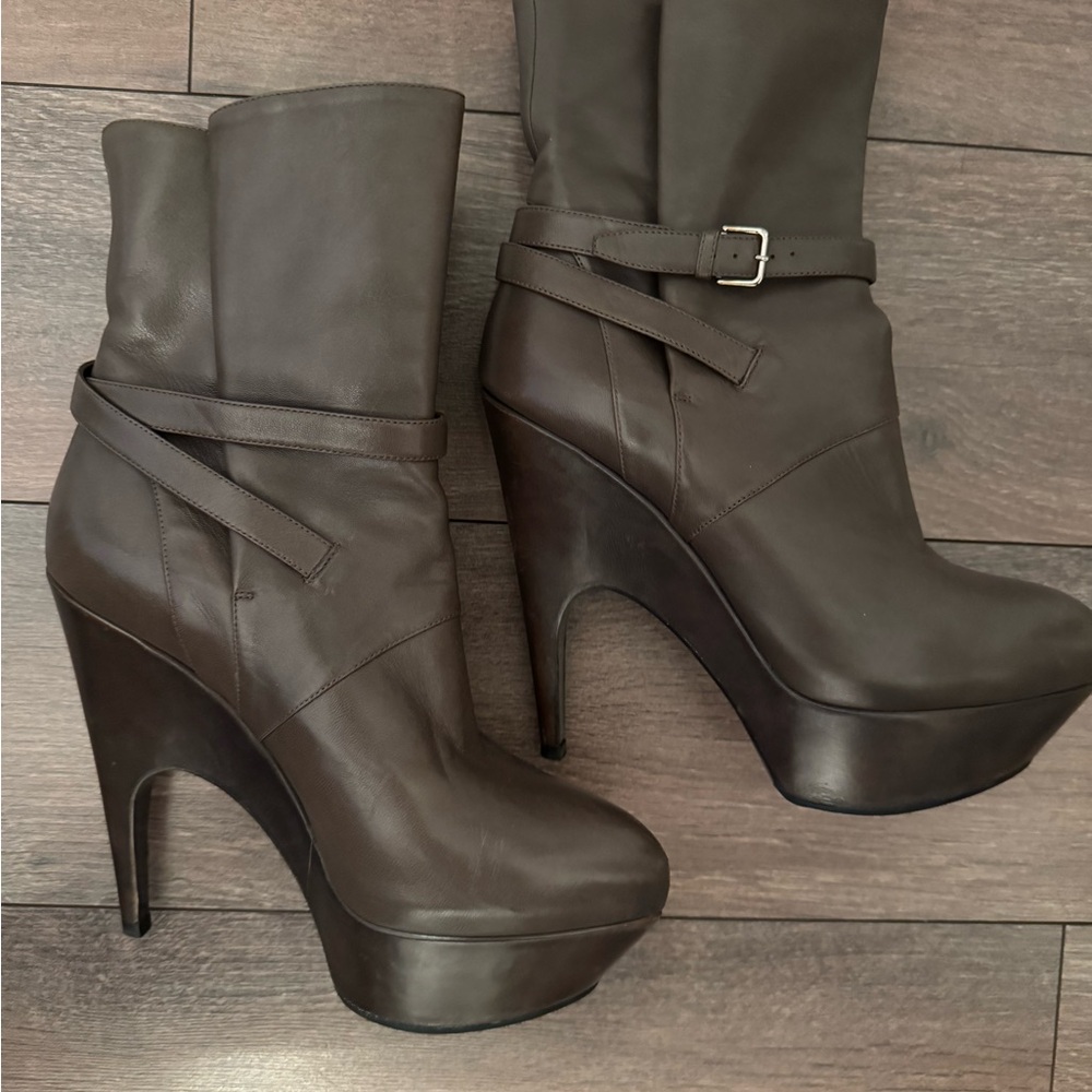 Yves Saint Laurent Boots